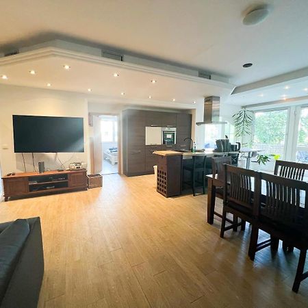 Grosse & Voll Ausgestattete Apartments, Studios, Doppelzimmer, Workspace, Parkplatz, Netflix, Prime & Schnelles Wifi In Ruhiger Lage Mit Garten Rudolstadt Exterior foto
