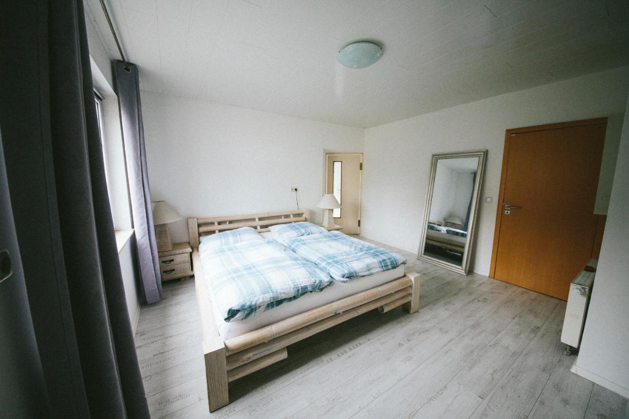 Grosse & Voll Ausgestattete Apartments, Studios, Doppelzimmer, Workspace, Parkplatz, Netflix, Prime & Schnelles Wifi In Ruhiger Lage Mit Garten Rudolstadt Exterior foto