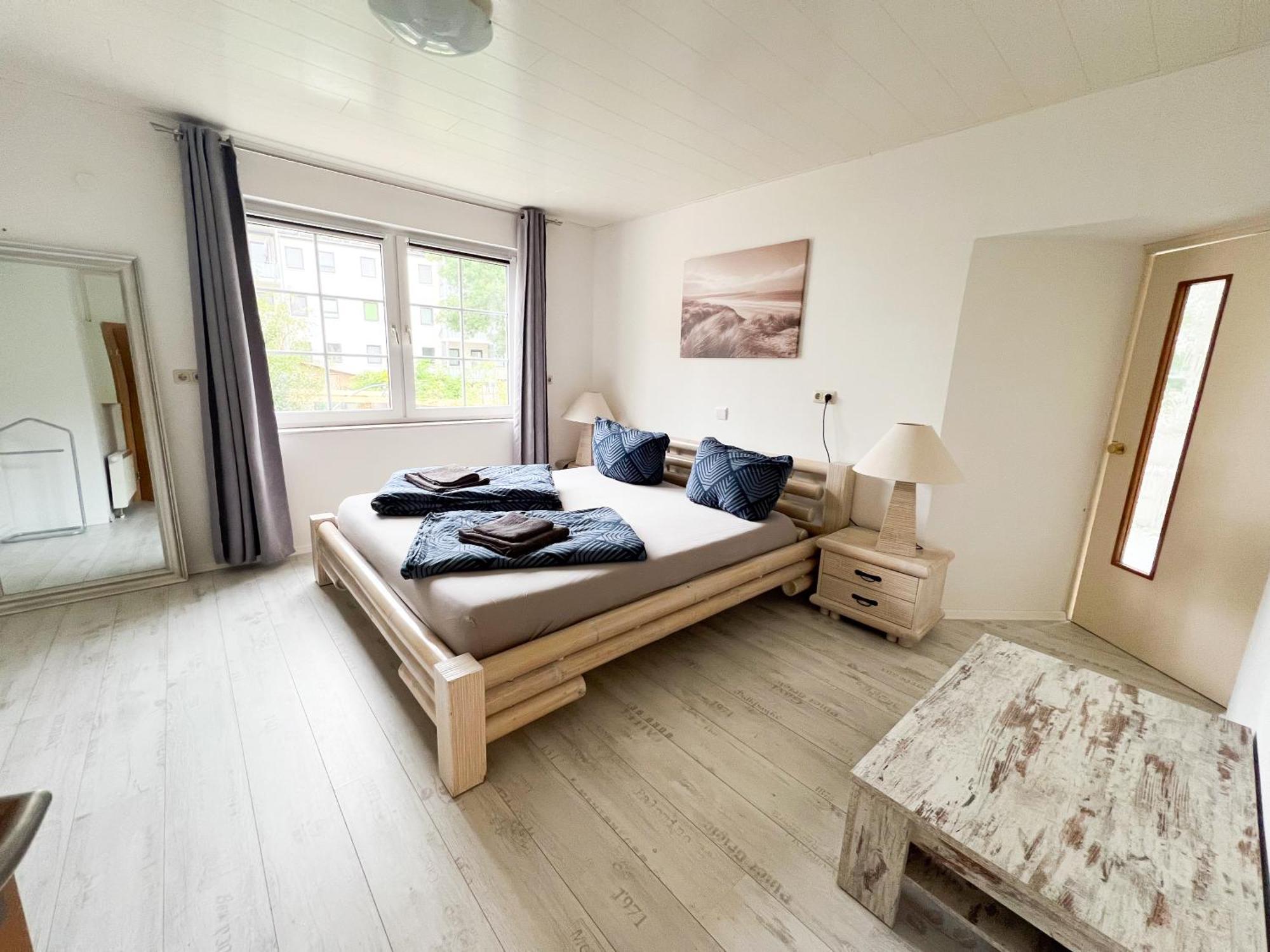 Grosse & Voll Ausgestattete Apartments, Studios, Doppelzimmer, Workspace, Parkplatz, Netflix, Prime & Schnelles Wifi In Ruhiger Lage Mit Garten Rudolstadt Quarto foto