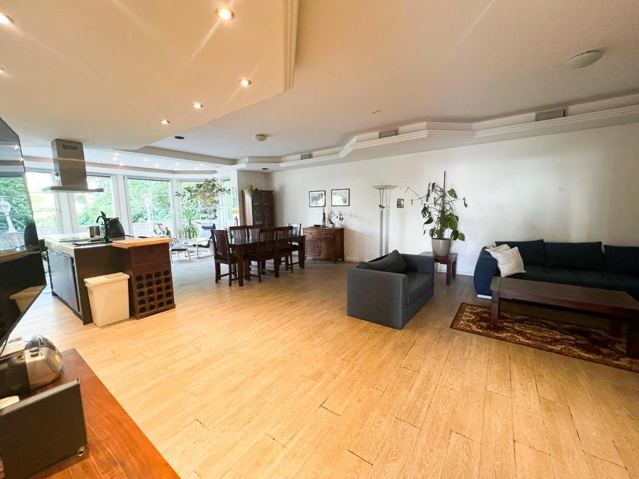 Grosse & Voll Ausgestattete Apartments, Studios, Doppelzimmer, Workspace, Parkplatz, Netflix, Prime & Schnelles Wifi In Ruhiger Lage Mit Garten Rudolstadt Quarto foto