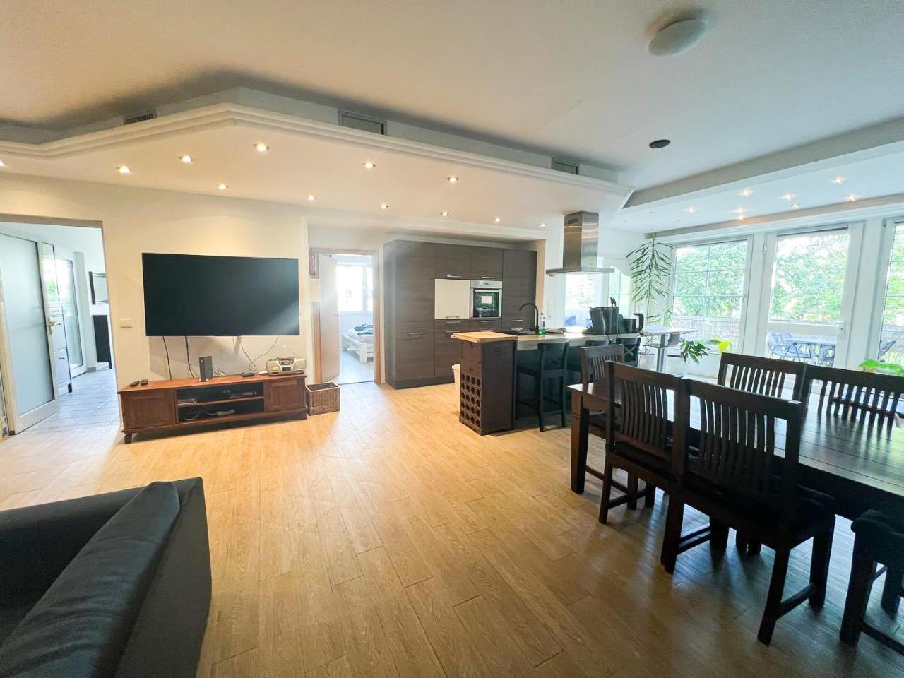 Grosse & Voll Ausgestattete Apartments, Studios, Doppelzimmer, Workspace, Parkplatz, Netflix, Prime & Schnelles Wifi In Ruhiger Lage Mit Garten Rudolstadt Exterior foto